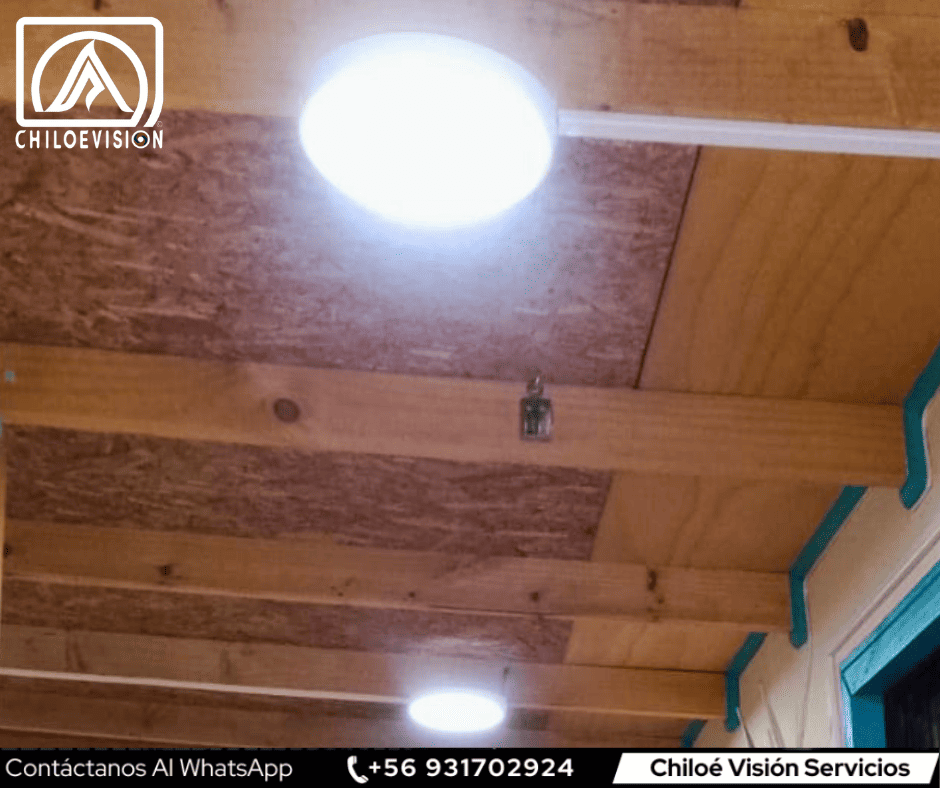 Instalación de Paneles LED en Chiloé — Sobrepuestos o Embutidos